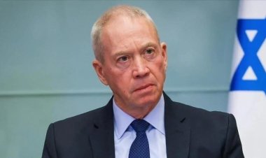 غالانت يزور قاعدة عسكرية استهدفها "حزب الله" وقتل فيها 4 جنود