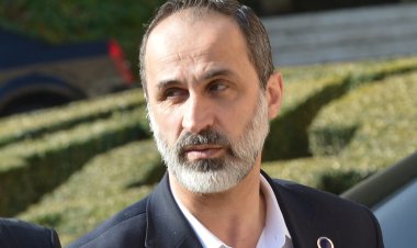 الخطيب يطالب إيران بالانسحاب الفوري من سوريا لتجنب الهزيمة