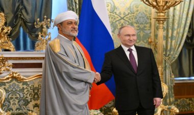 فلاديمير بوتين يستقبل السلطان هيثم في موسكو