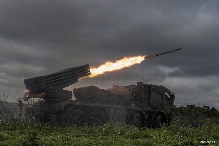 واشنطن تدرس تسليم صواريخ بعيدة المدى لأوكرانيا قد تصل إلى موسكو