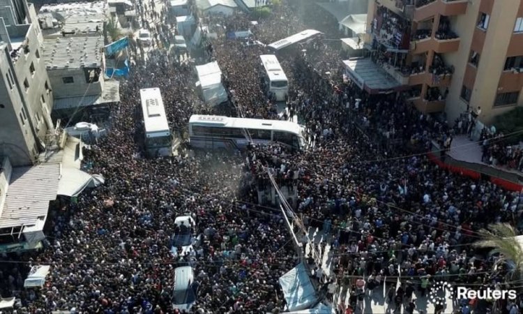 غزة اليوم تستقبل أبناءها الأحرار، العائدين من سجون الاحتلال بعد سنواتٍ من الأسر