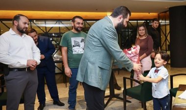 الرئيس الشرع يلتقي الجالية السورية في بيليم البرازيلية خلال مشاركته في قمة المناخ