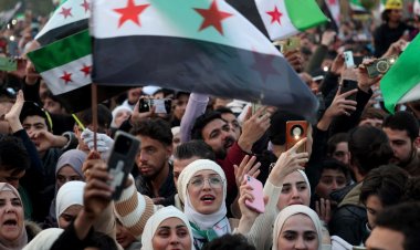 سوريون في رأس العين يحيون الذكرى الأولى لمعركة "ردع العدوان" ويرفضون انتهاكات قسد