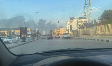 حلب || صورة من أمام كلية العمارة في حلب تظهر أعمدة الدخان من طرف المناطق الخاضعة تحت سيطرة قسد