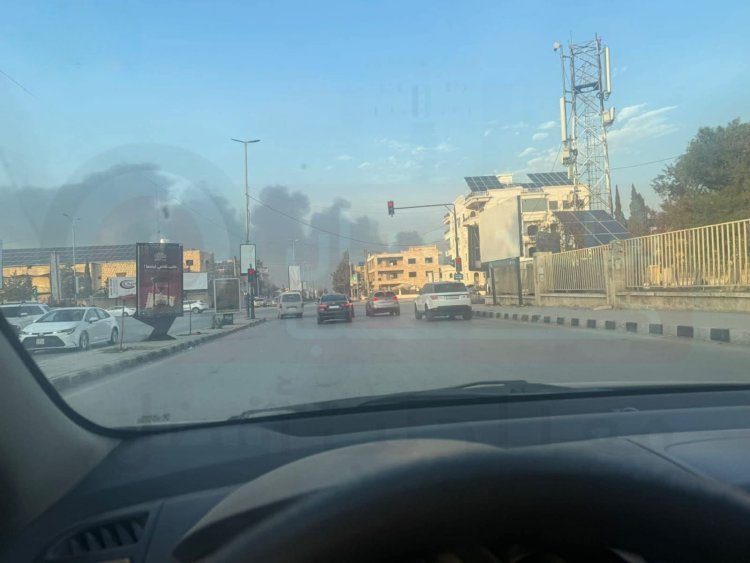 حلب || صورة من أمام كلية العمارة في حلب تظهر أعمدة الدخان من طرف المناطق الخاضعة تحت سيطرة قسد