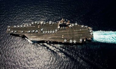 حاملة الطائرات الأميركية الأكبر تصل كريت في طريقها إلى الشرق الأوسط