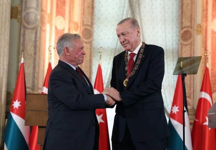 العاهل الأردني يمنح أردوغان وسام «الحسين بن علي» خلال زيارته إلى إسطنبول