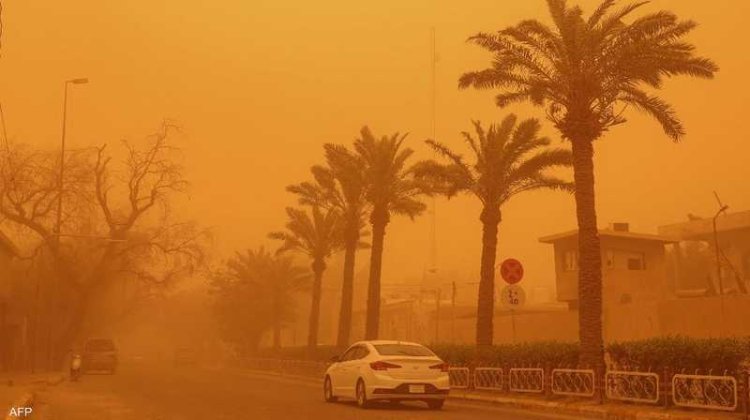 عاصفة ترابية تضرب الأنبار وتشلّ الحركة في عدد من مناطق غرب العراق