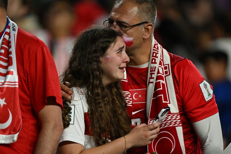 خيبة أمل وحزن بين الجماهير التركية بعد الخروج المبكر من المونديال