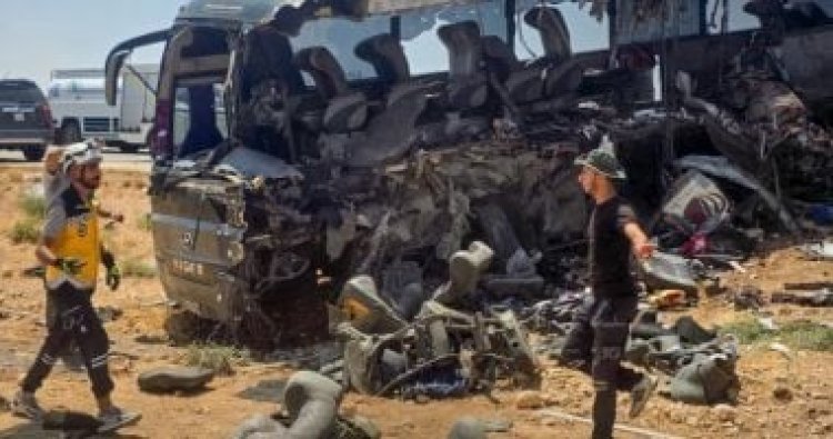 طريقٌ يبتلع أحلام العابرين... مأساة جديدة على طريق دمشق – دير الزور